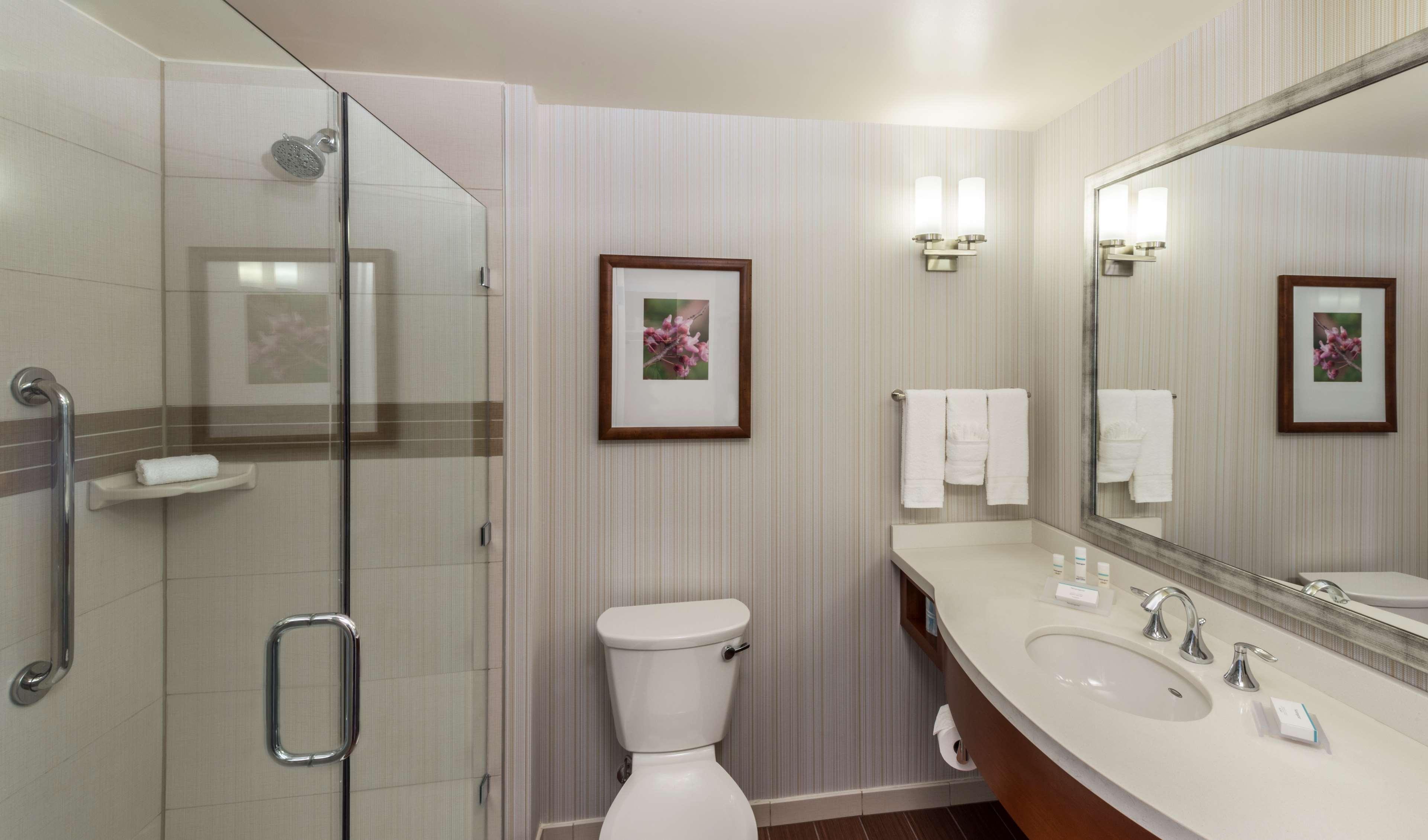Hilton Garden Inn Alexandria Old Town National Harbor Экстерьер фото