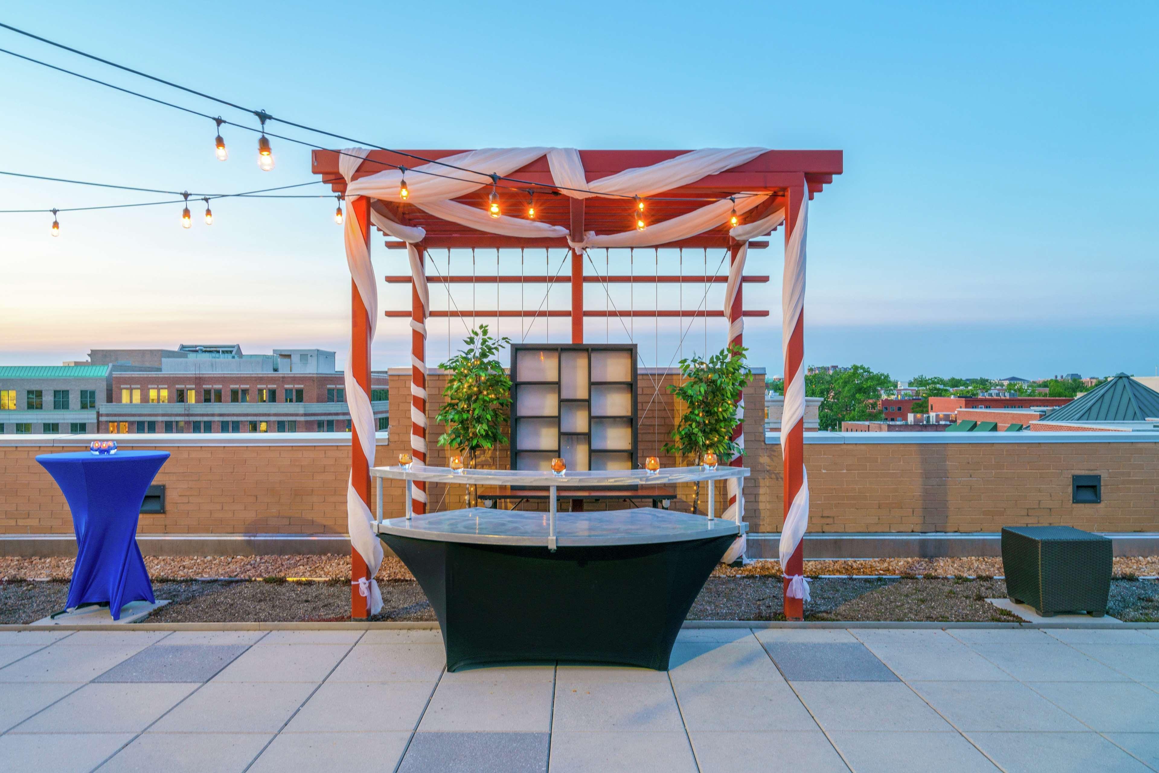 Hilton Garden Inn Alexandria Old Town National Harbor Экстерьер фото