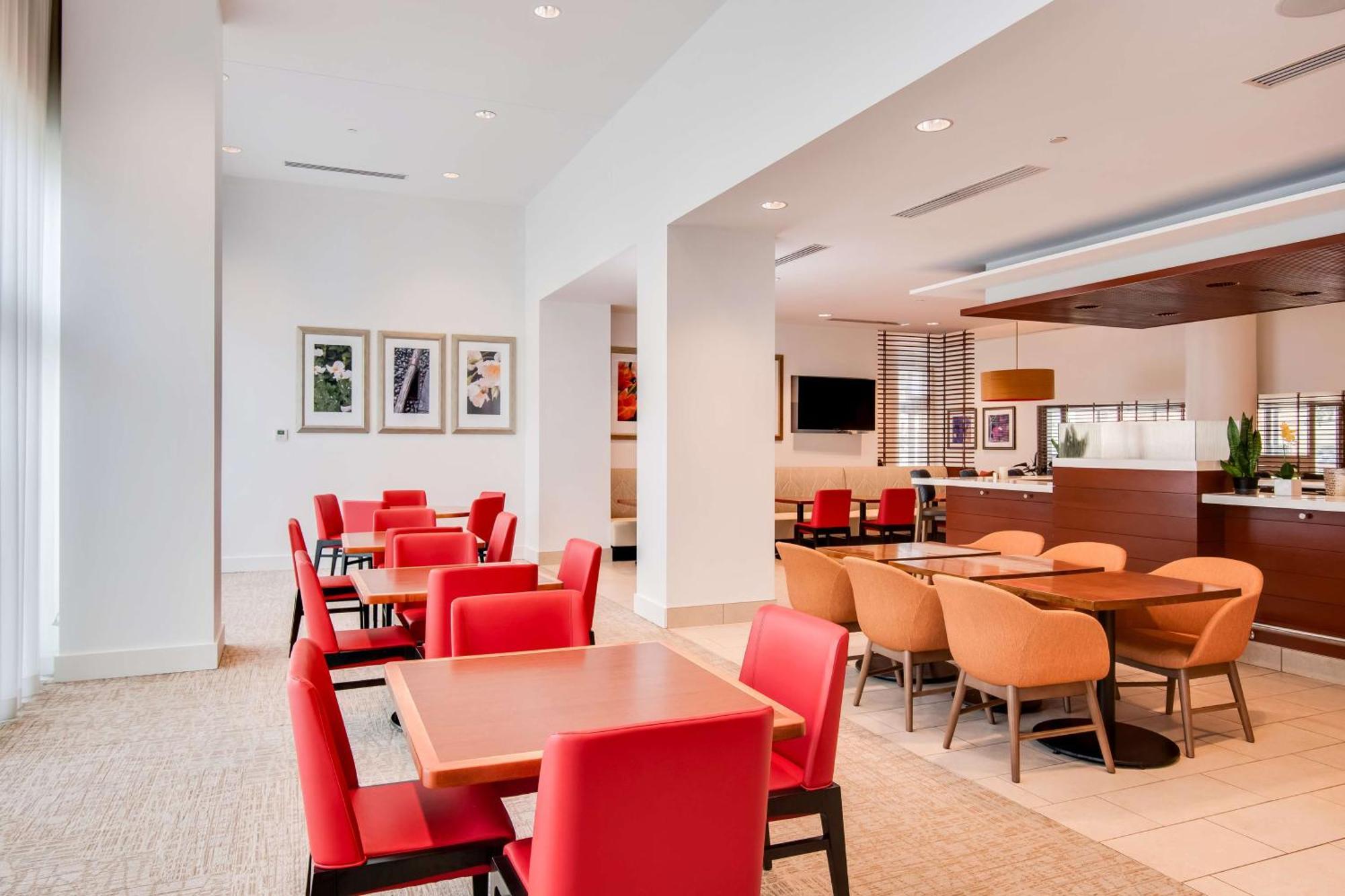 Hilton Garden Inn Alexandria Old Town National Harbor Экстерьер фото