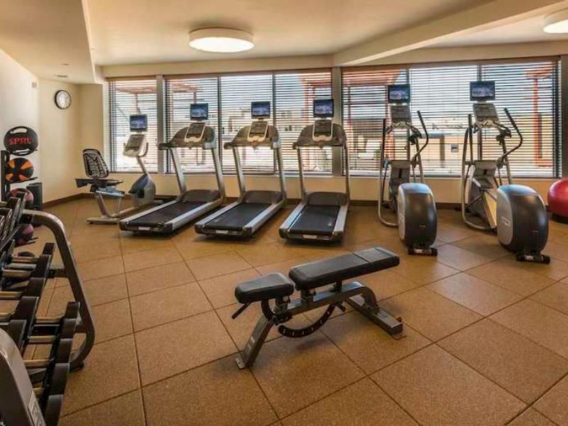 Hilton Garden Inn Alexandria Old Town National Harbor Экстерьер фото
